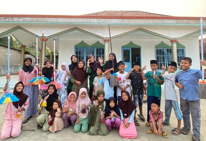 kegiatan pendidikan keagamaan dan kebersihan